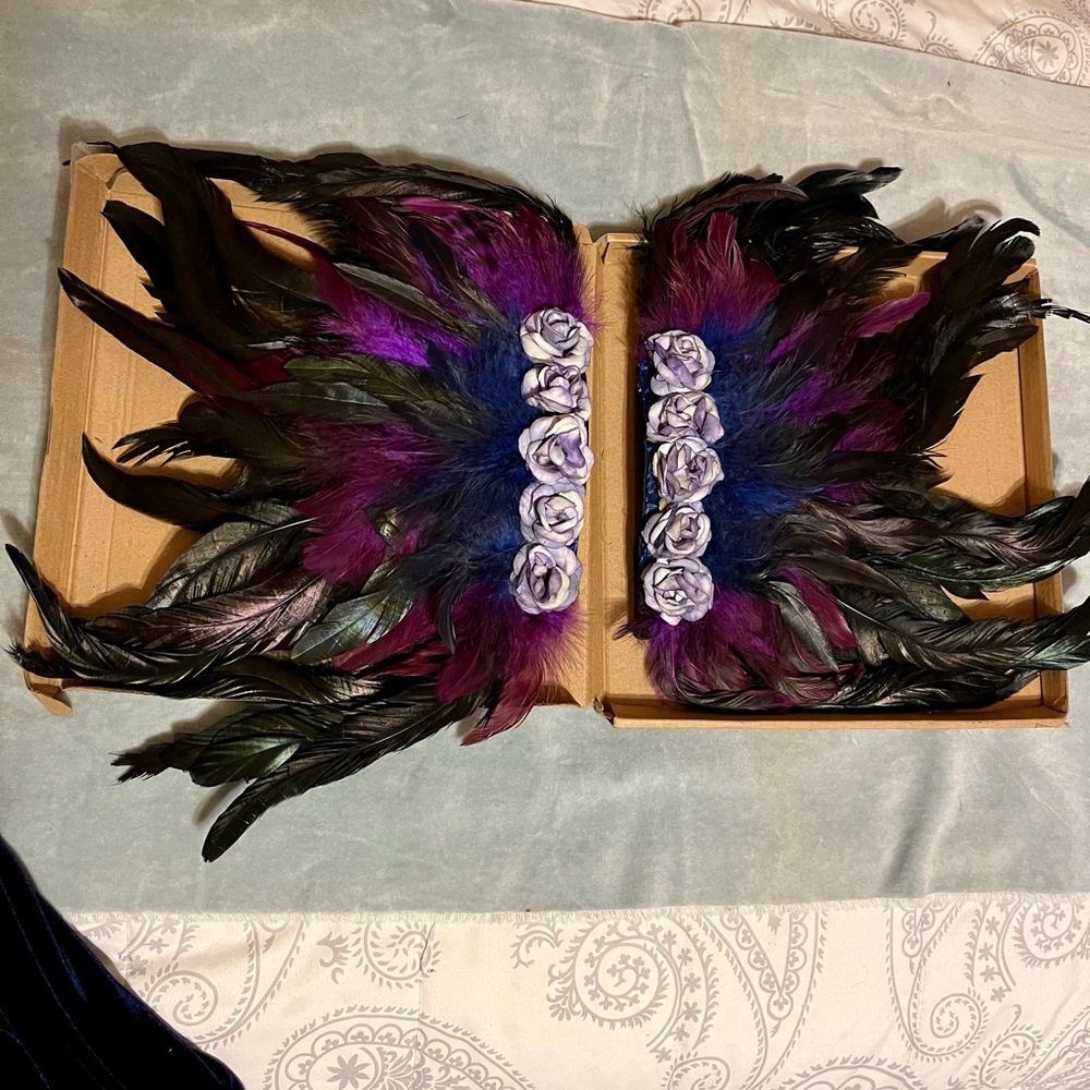 2-Elegant Feathered Shoulder adornments to add to jacket